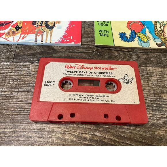 Vintage 1976 Little Golden Books & Cassette Jingle Bells 12 Days of Christmas - Picture 2 of 10